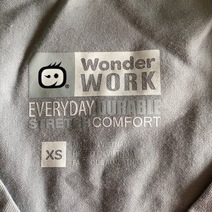 Wonder work xs grey scrub top